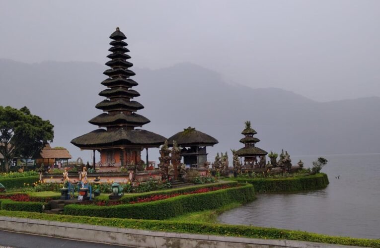Keindahan Abadi Sang Surga Dunia dan Pura Ulun Danau Beratan