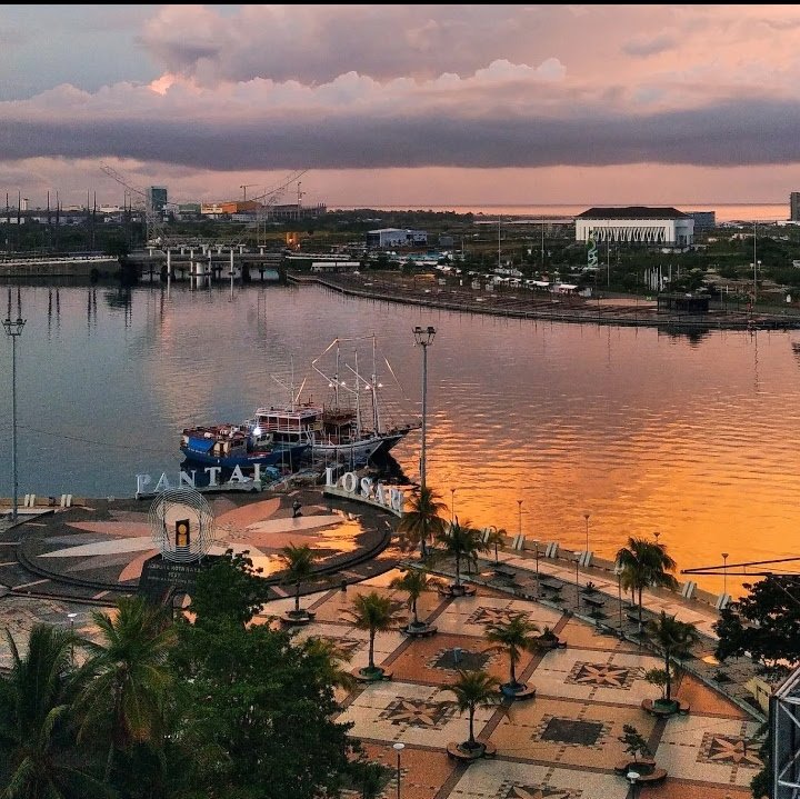 Anjungan Pantai Losari