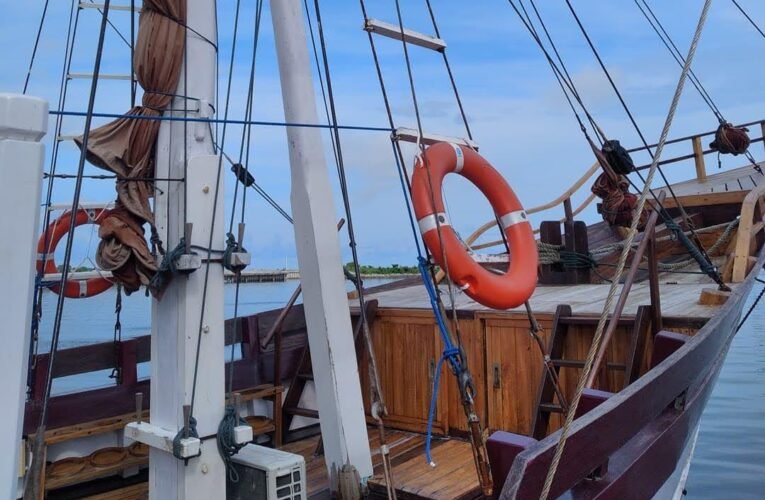 Phinisi sang penjelajah Samudra