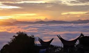 Puncak Lolai (Negeri di Atas Awan)