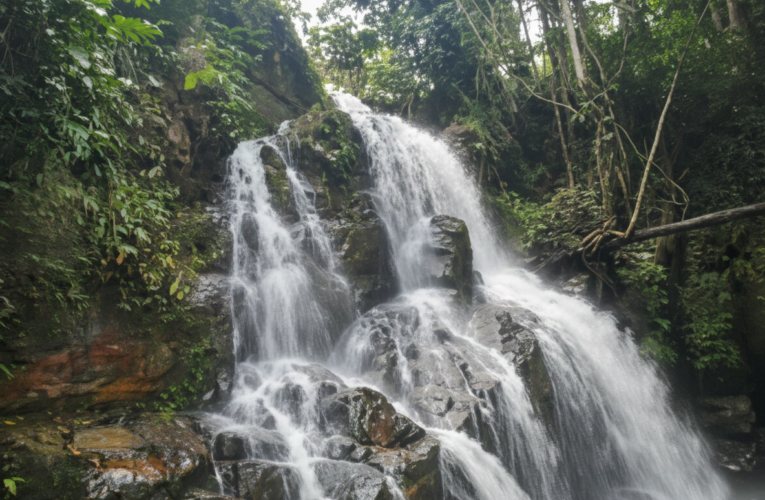 Air Terjun Guruh Gemurai: Simfoni Alam yang Menyejukkan di Bumi Kuansing