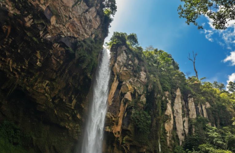 Air Terjun Putri Malu: Pesona Tirta yang Anggun di Jantung Rimba Lampung