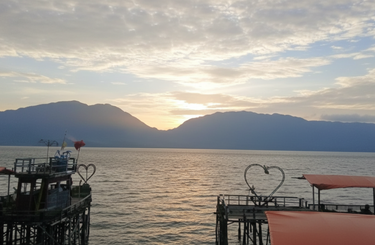 Pesona Wisata Perairan Danau Singkarak Solok