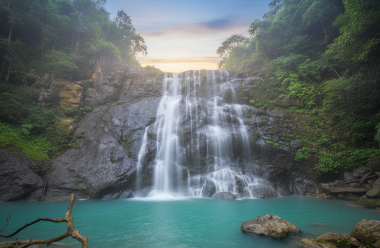 Air Terjun Kalando: Surga Tersembunyi di Jantung Bumi Manakarra